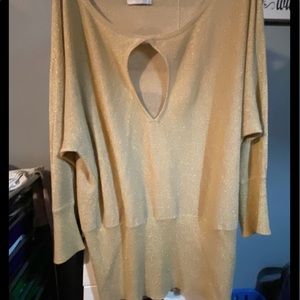 Avenue Good key hole shirt